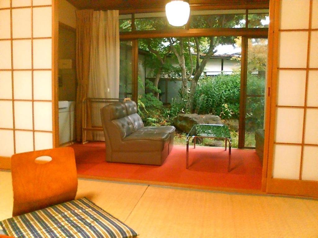 Hotel Kamesei Ryokan à Chikuma Chambre photo